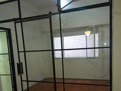1 ambiente contrafrente. renovado.