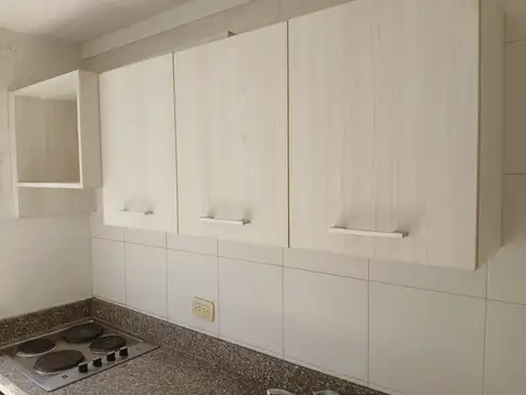 Departamento de 2 ambientes en alquiler, al frente con balcón