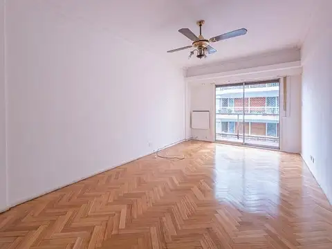 Alquiler departamento 2 ambientes semipiso al frente balcón parque rivadavia