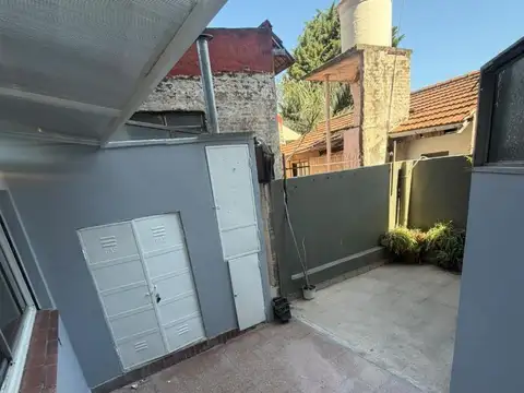 Alquilo dpto 3 amb con patio y balcon