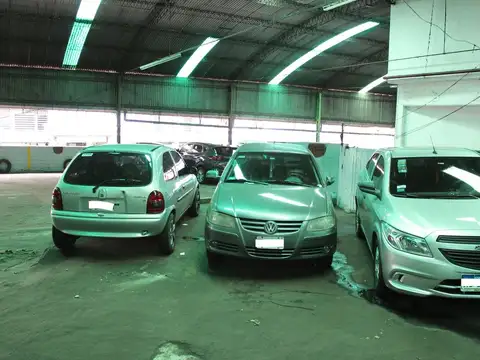 Venta cochera fija y cubierta en balvanera