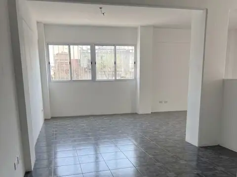 Parque patricios local con vivienda oportunidad