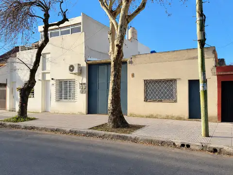 Local y vivienda a demoler en liniers - c1138