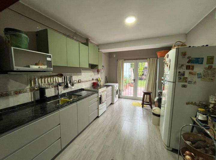 Casa · 283m² · 7 Ambientes · 2 Cocheras