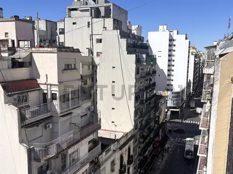 Oficina a la venta con baño privado y balcón aterrazado - san nicolas, centro