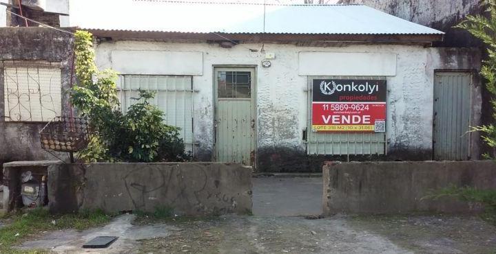 Terreno · 218m²