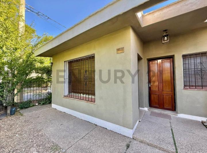 Casa · 163m² · 6 Ambientes · 2 Cocheras