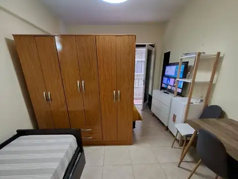 Dto. 1 1/2 interno c/balcon  - zona guemes