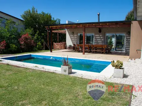 Casa en alquiler en costa esmeralda. verano 2026