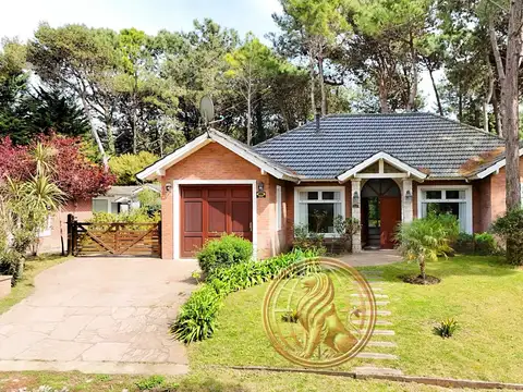 Venta casa pinamar barrio b5 4 ambientes gas natural oportunidad
