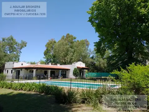 Venta casa en barrio con portón, bella vista