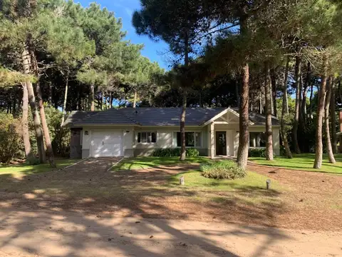 Casa 3 dormitorios en alquiler temporario en pinamar zona norte