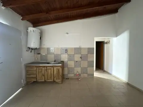 Departamento interno 2 amb. con patio propio