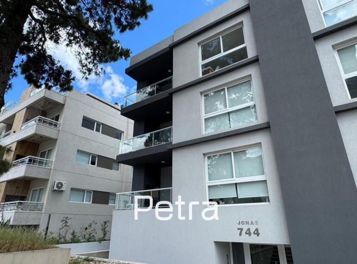 Departamento · 70m² · 3 Ambientes · 1 Cochera