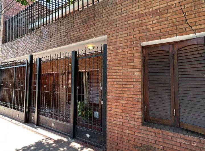 Casa · 1m² · 11 Ambientes · 1 Cochera