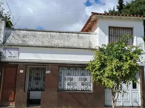 Ph al frente de 4 ambientes en bernal.