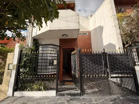Casa en valentin alsina