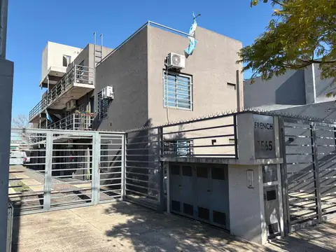 Venta departamento ph 2 ambientes, moron