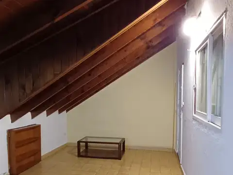 Luminoso ph en 2do piso por escalera a mts de panamericana y márquez, boulogne, san isidro