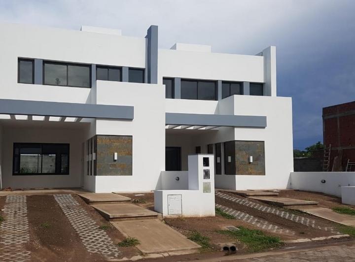 Casa · 120m² · 4 Ambientes · 2 Cocheras