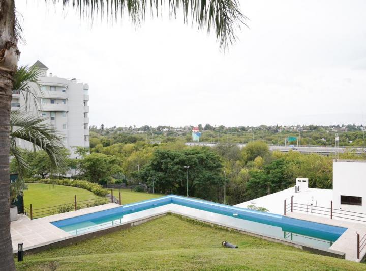 Casa · 375m² · 8 Ambientes · 2 Cocheras