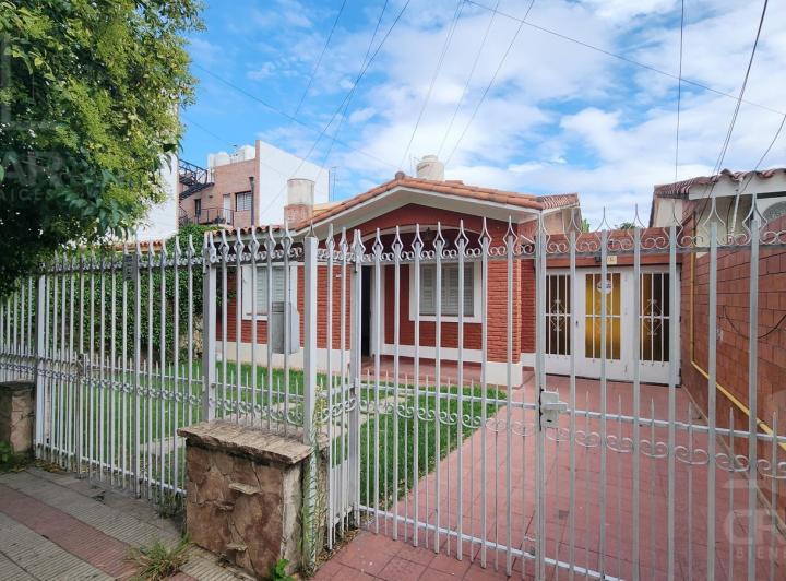 Casa · 81m² · 4 Ambientes · 1 Cochera