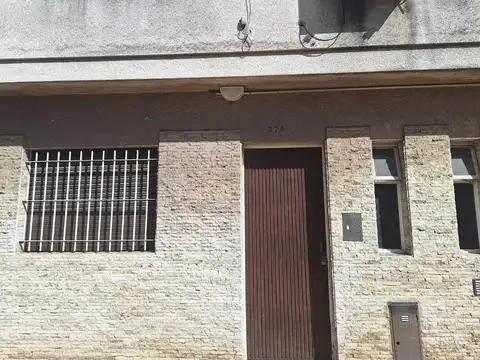 Muy bueno  pb al frente
