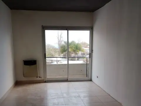 Depto 2 ambientes con balcon y cochera san fernando . belgrano 547