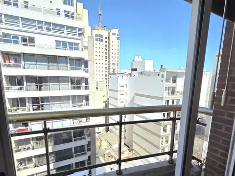 43 entre 13 y 14. zona plaza paso.  excelente departamento de 2 dormitorios ,  al frente.