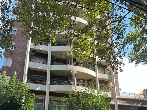 Dpto 2 amb con cochera y baulera - sáenz 244