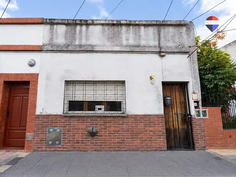 Venta casa 3 ambientes patio wilde