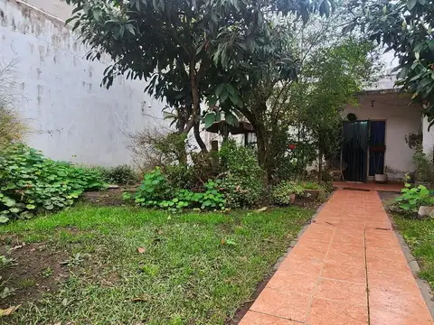 Venta casa 3 amb a refaccionar ituzaingo