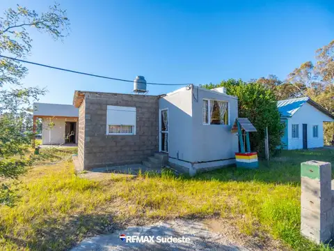 Terreno y 2 construcciones  en pehuencó