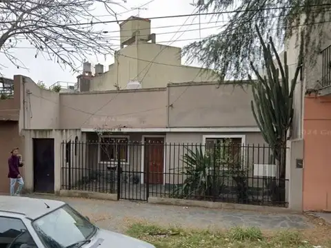 Casa en venta c/ cochera en loma hermosa