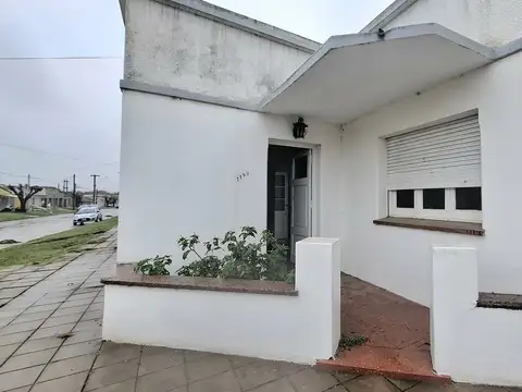 Casa en venta en pehuajo con local comercial