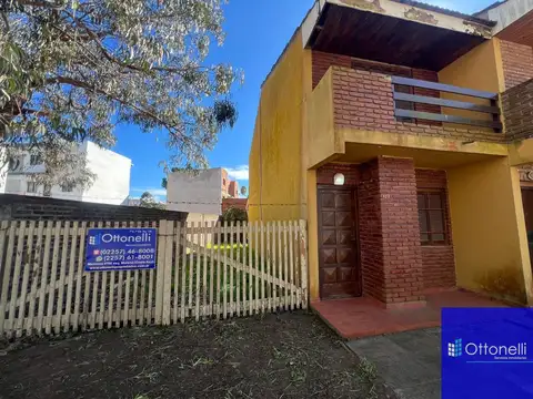 Dúplex en venta c/ cochera en costa azul
