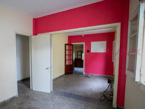 Casa a refaccionar en venta - la plata