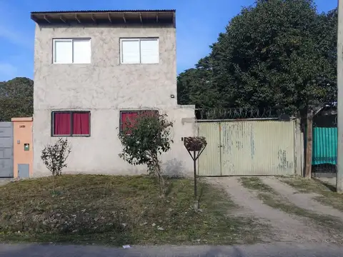Casa en venta 2 dormitorios los hornos la plata