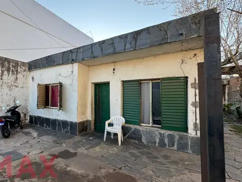 Venta casa 3 amb moron en lote propio a reciclar