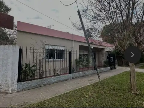 Casa en venta c/ cochera en villa gobernador udaondo