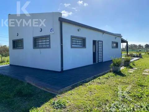 Casa con pileta en sicardi