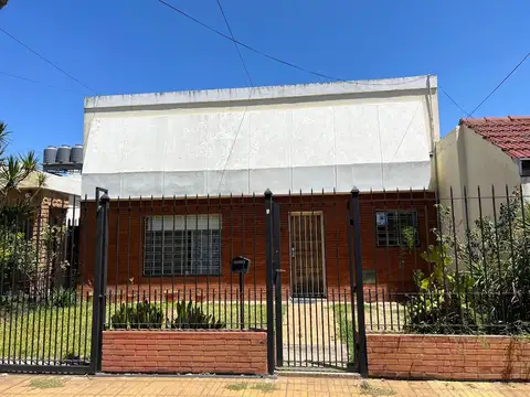Casa 3 amb venta en banbield con jardín y cochera