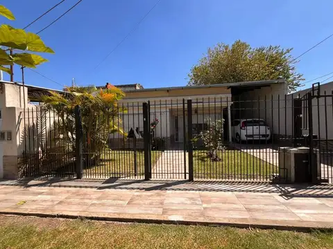 Venta casa 3 amb. villa tesei. financia permuta