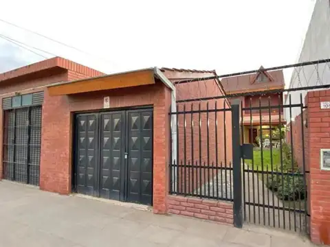 Casa - 4 ambientes con local - merlo - oportunidad!