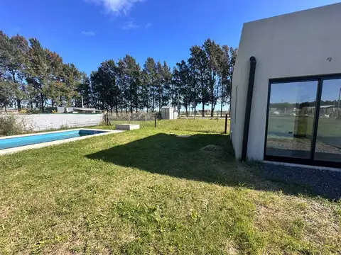 Casa a estrenar 2 dormitorios con pileta