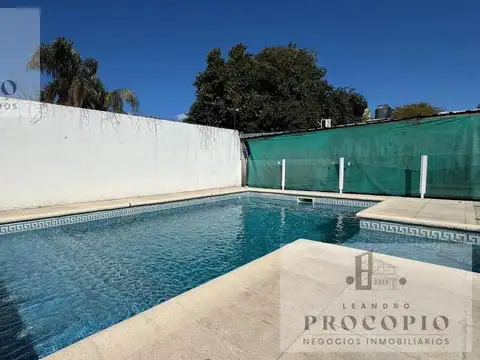 Casa 4 ambientes con pileta en venta en moreno