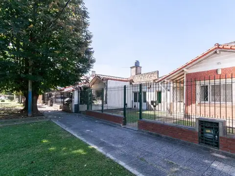 Casa en venta 3 ambientes cochera ezpeleta quilmes