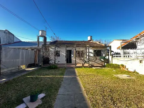 Venta casa 3 amb + depto 3 amb c/parque, temperley