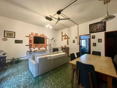 Venta casa 4 ambientes en villa luzuriaga
