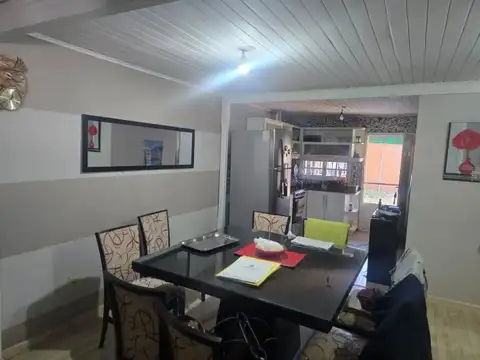 Casa 4 ambientes con garage y quincho - lanus